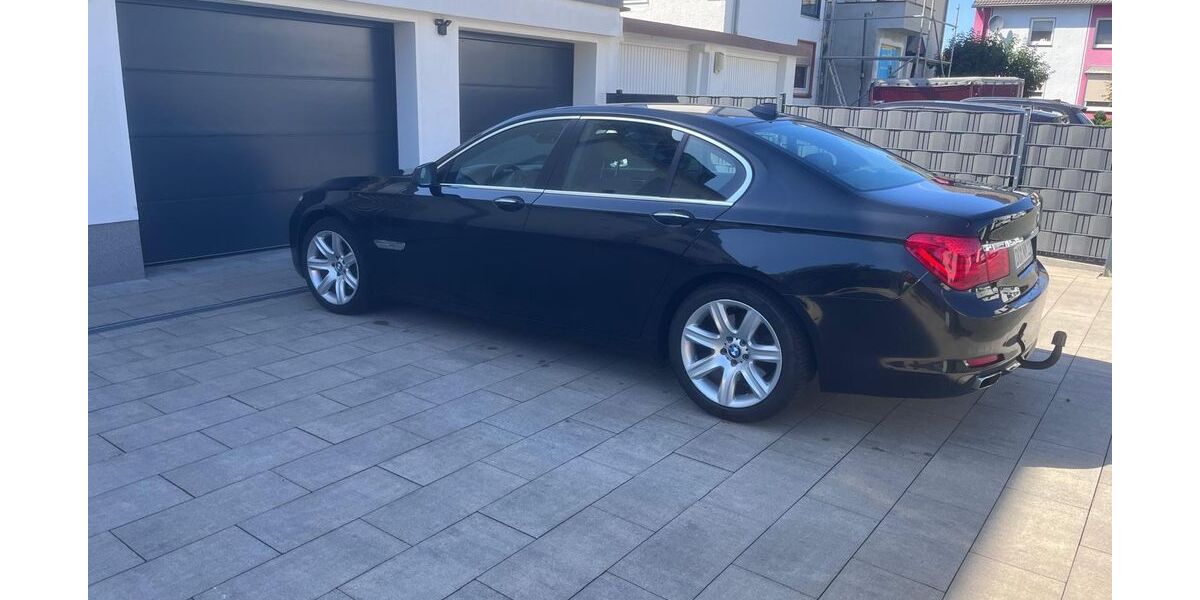 BMW 740 223.000 km 14.500 &euro; Dortmund 44225