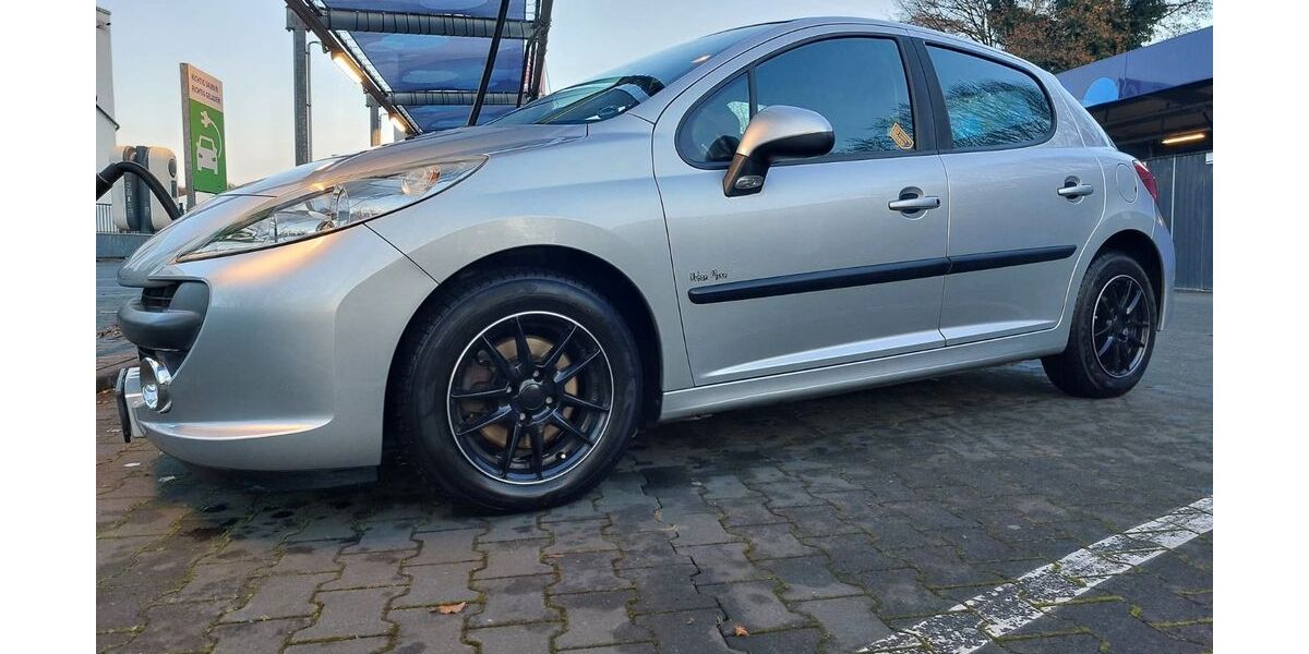 Peugeot 207 146.000 km 3.950 &euro; Marl 45770