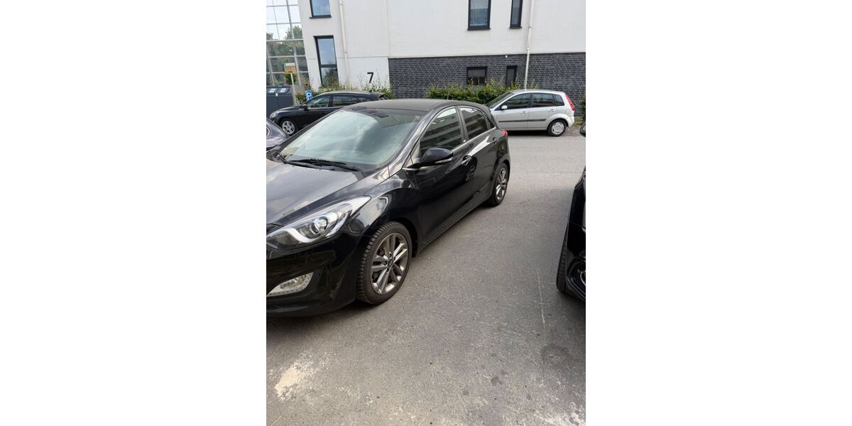 Hyundai i30 166.000 km 9.999 &euro; Dortmund 44135