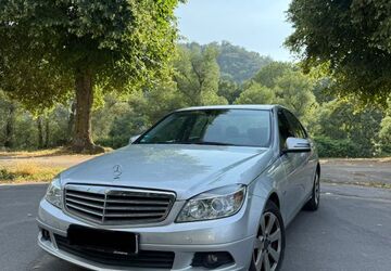 Mercedes-Benz 220 201.000 km 8.300 &euro; Dortmund 44149