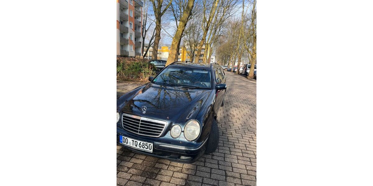 Mercedes-Benz 220 222.000 km 2.900 &euro; Dortmund 44357