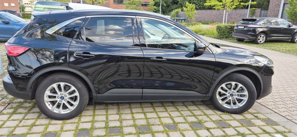 Ford Kuga 81.000 km 17.500 &euro; Dortmund 44139